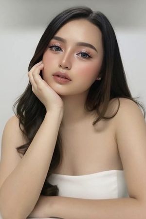 Portrait of Liana Rosales